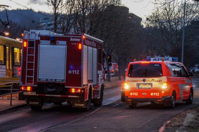 Stuttgart Botnang: Kerze sorgt fuer Feuerwehreinsatz